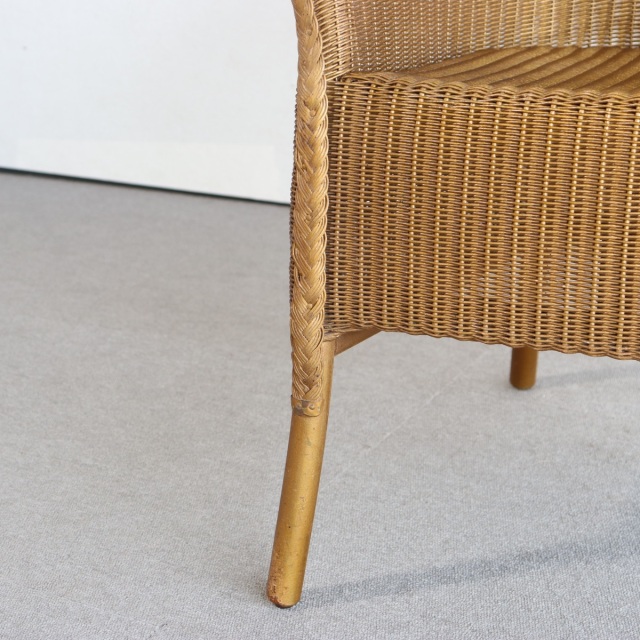 ロイドルームのアームチェア