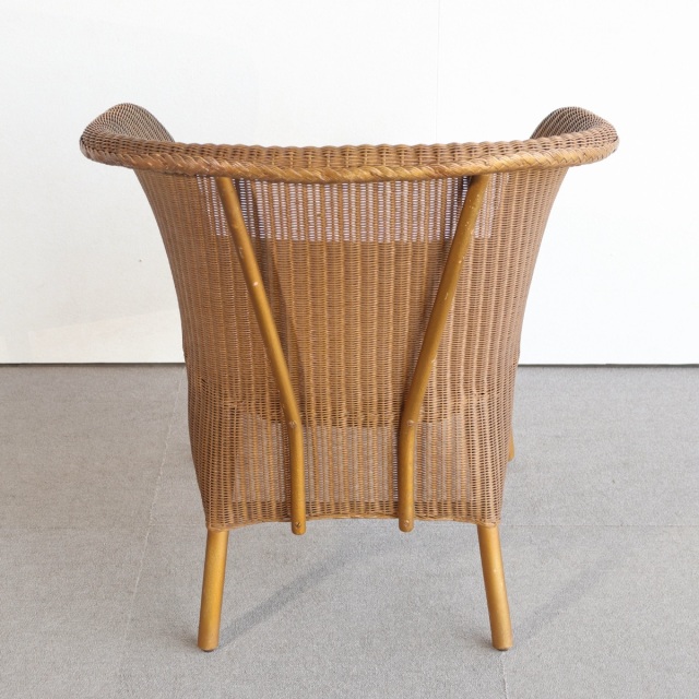 ロイドルームのアームチェア