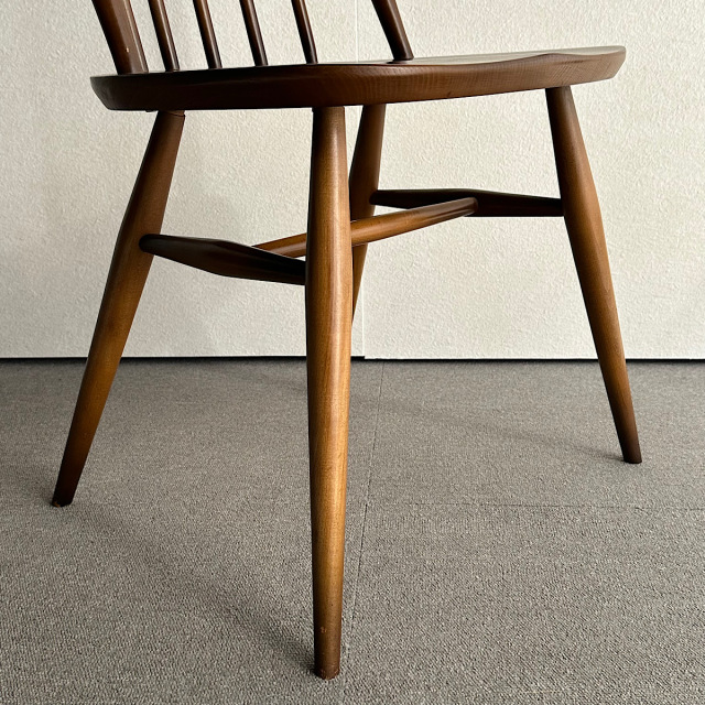 アーコールの椅子