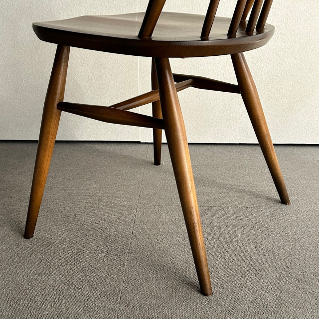 アーコールの椅子