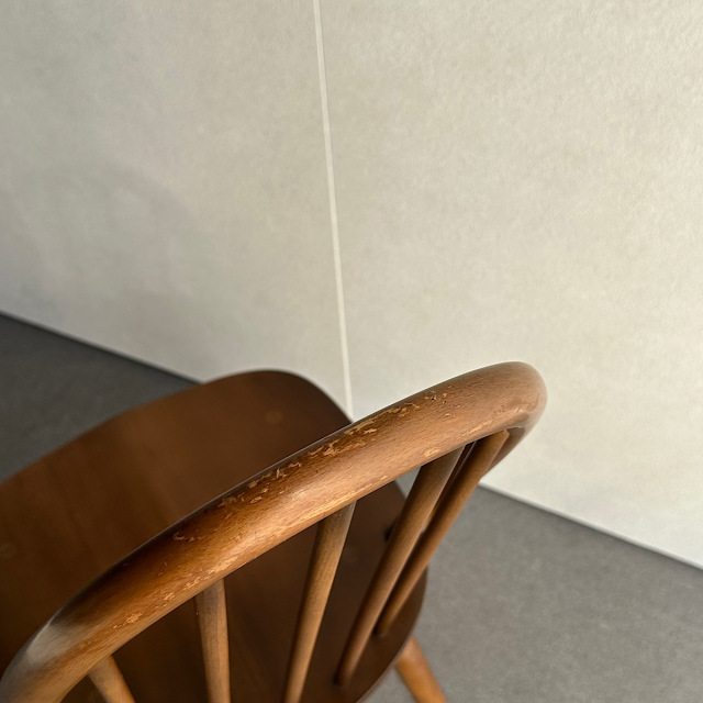 アーコールの椅子