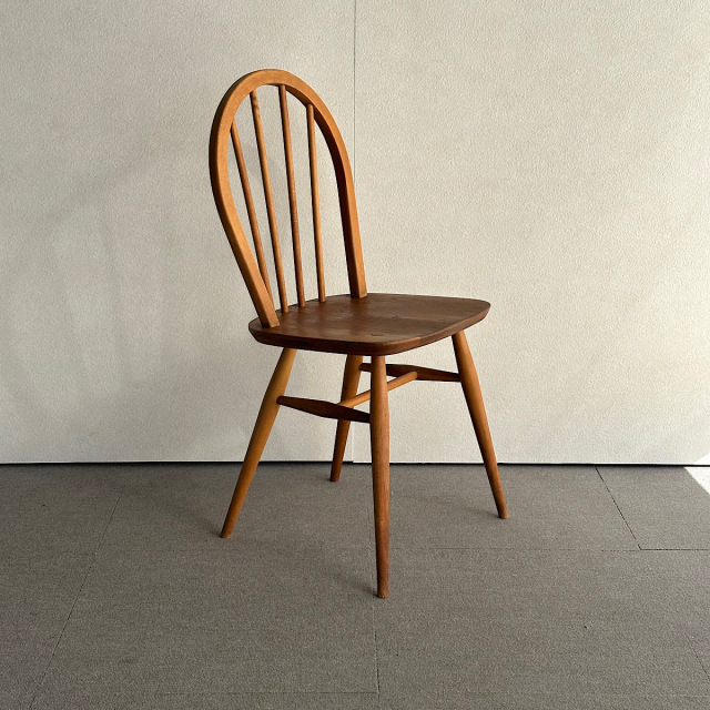 アーコールの椅子