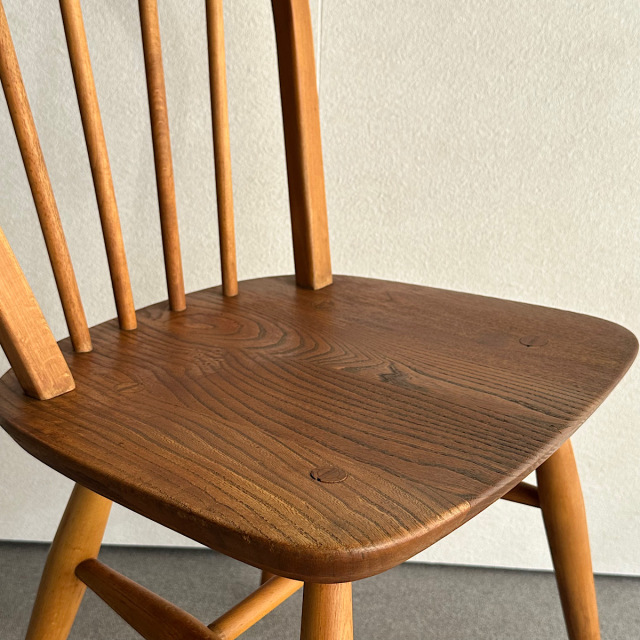 アーコールの椅子