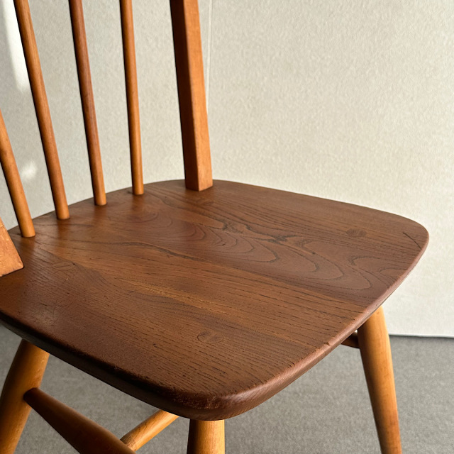 アーコールの椅子