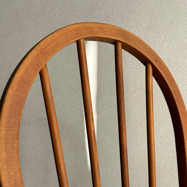 アーコールの椅子