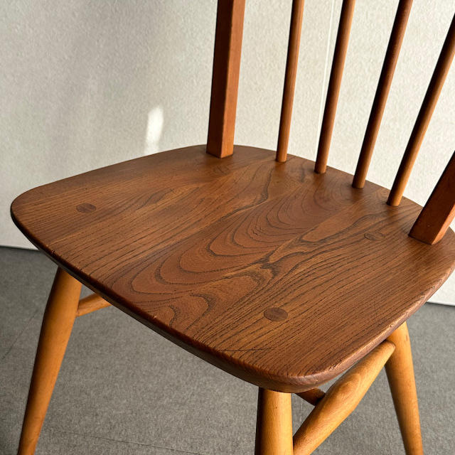 アーコールの椅子