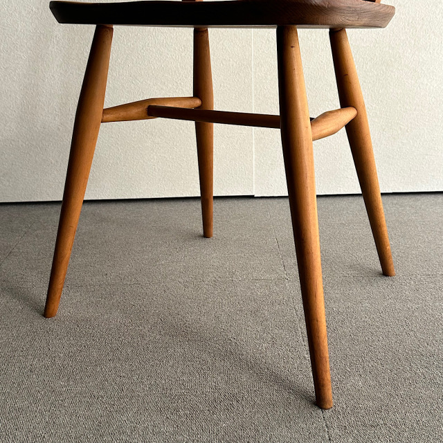 アーコールの椅子