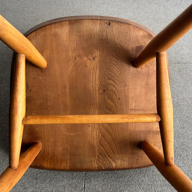 アーコールの椅子