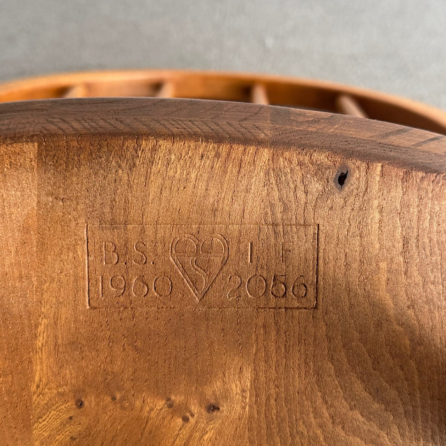 アーコールの椅子