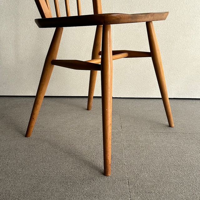 アーコールの椅子