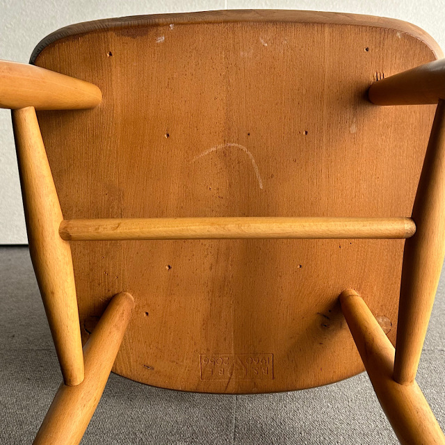 アーコールの椅子