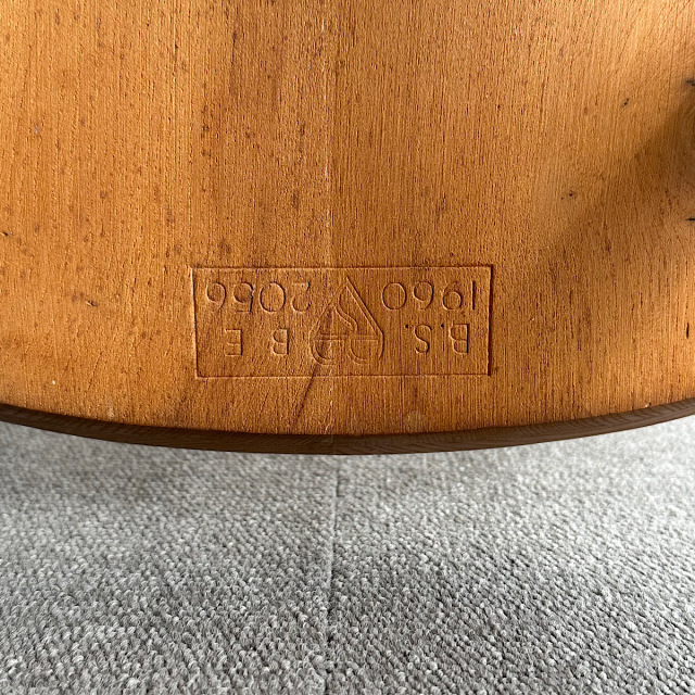 アーコールの椅子