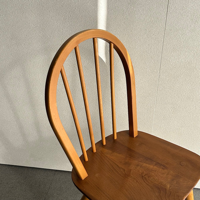 アーコールの椅子