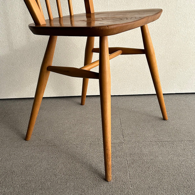 アーコールの椅子