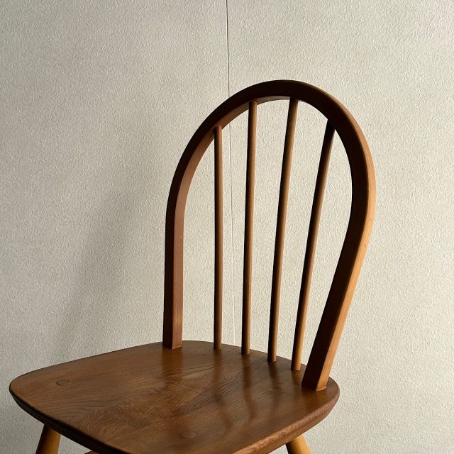 アーコールの椅子