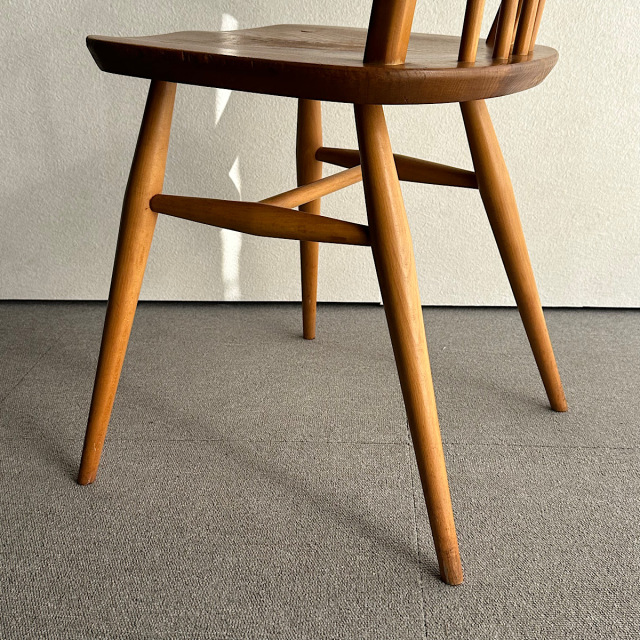 アーコールの椅子