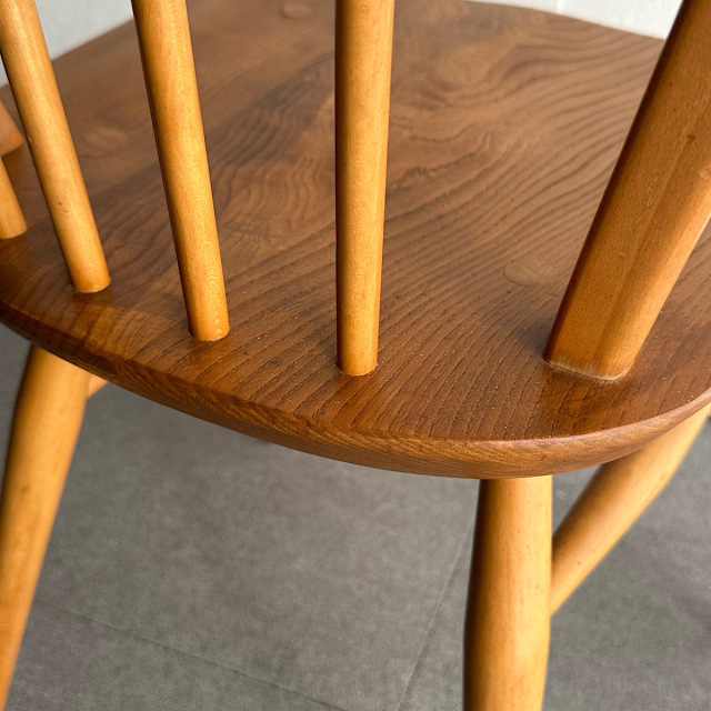 アーコールの椅子