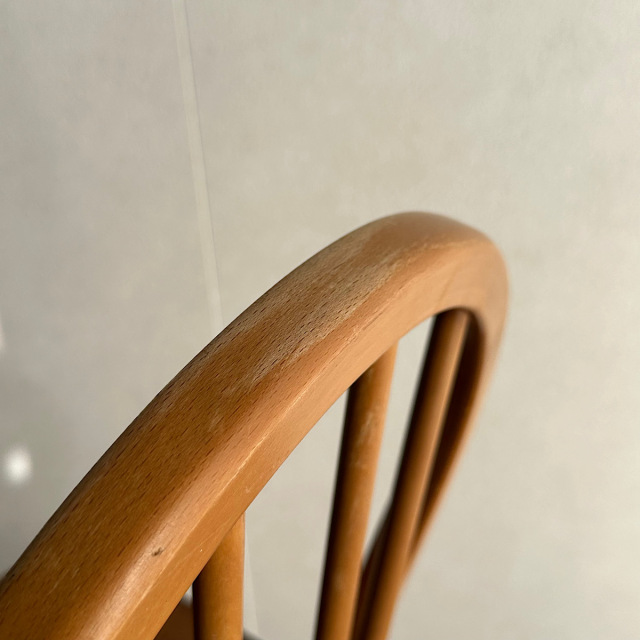 アーコールの椅子