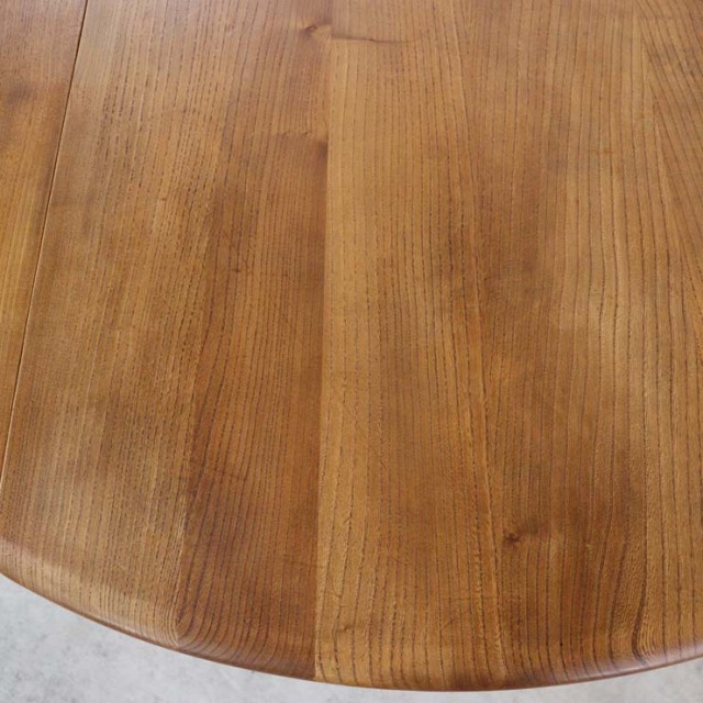 英国製アーコールのヴィンテージダイニングテーブル、両端の天板は折りたたみ可能、ナチュラルカラーの木目が美しい天板。24139