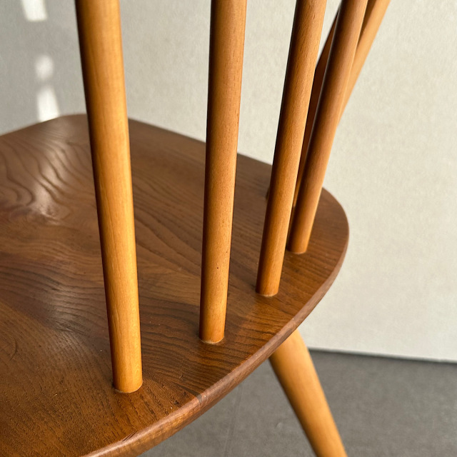 アーコールの椅子