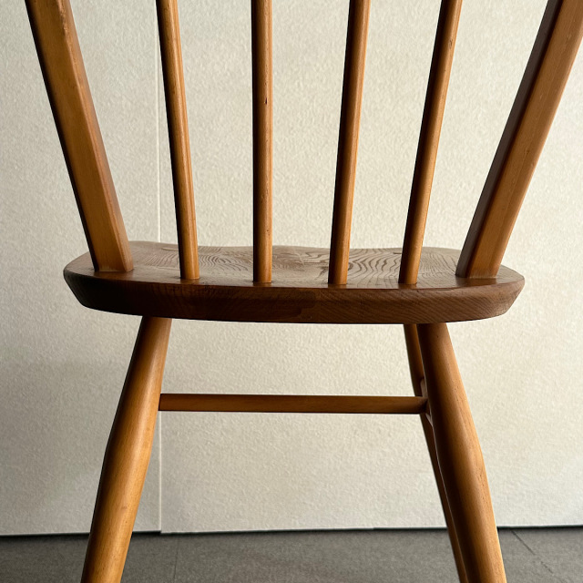 アーコールの椅子