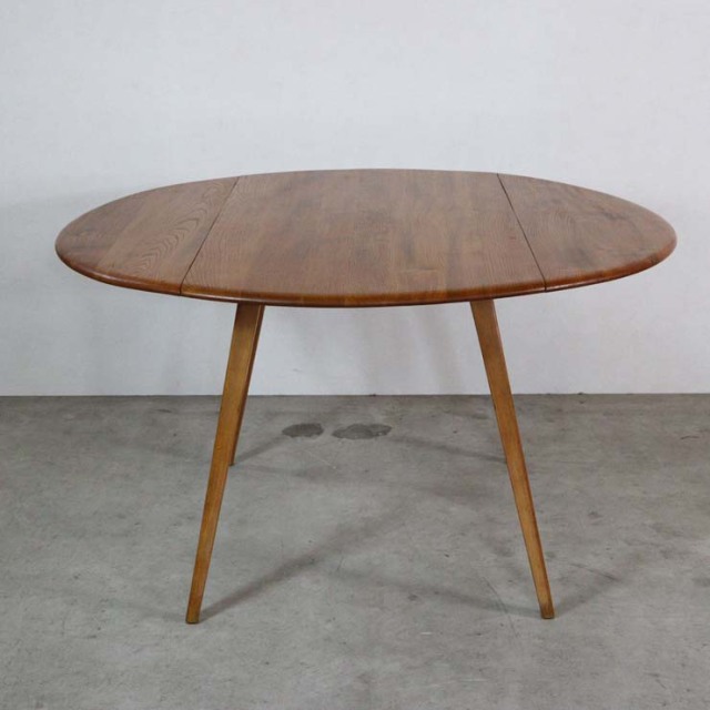 英国製アーコールのヴィンテージダイニングテーブル、両端の天板は折りたたみ可能、ナチュラルカラーの木目が美しい天板。23142