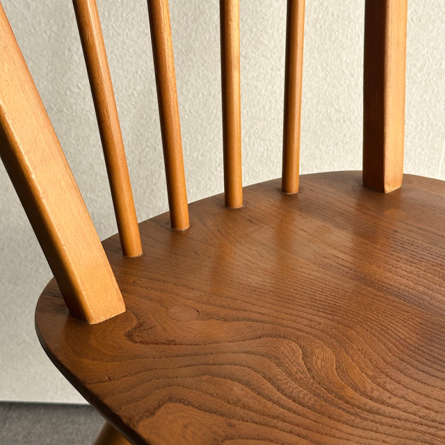 アーコールの椅子