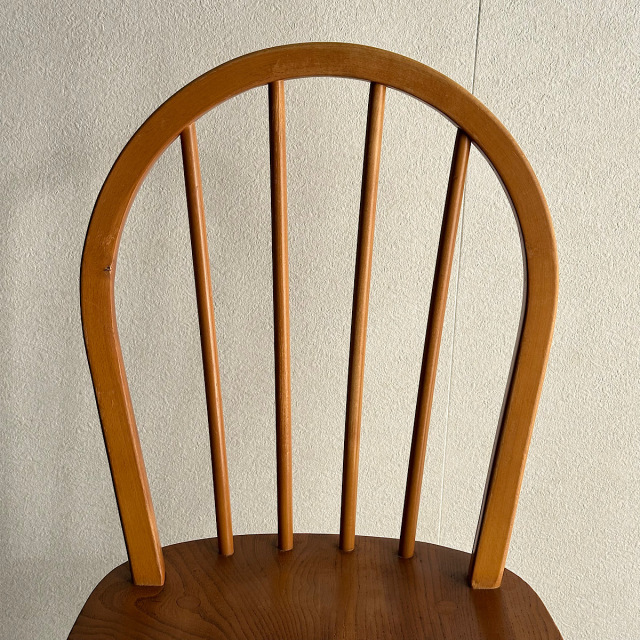 アーコールの椅子