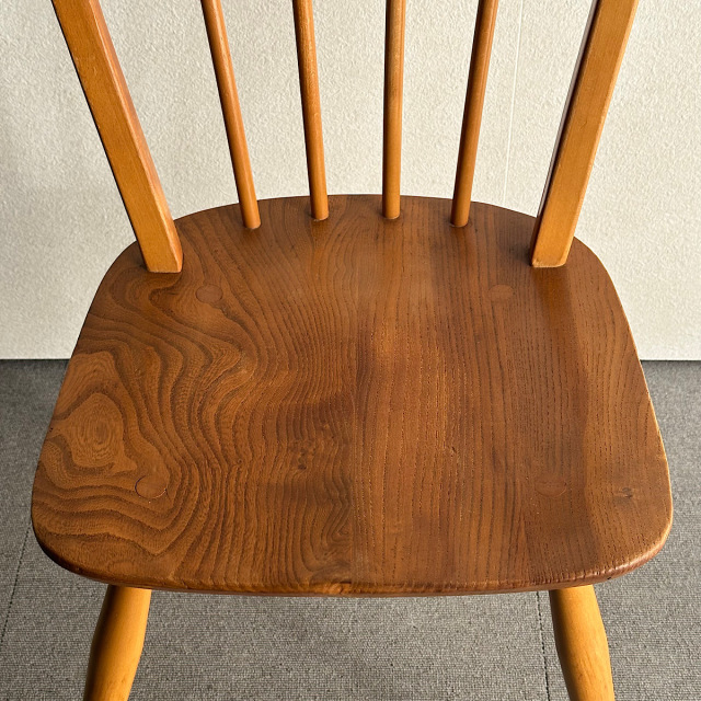 アーコールの椅子