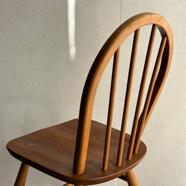 アーコールの椅子