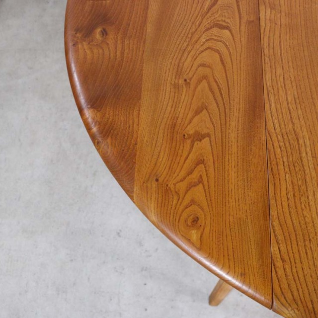 英国製アーコールのヴィンテージダイニングテーブル、両端の天板は折りたたみ可能、ナチュラルカラーの木目が美しい天板。23142