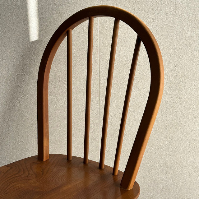 アーコールの椅子