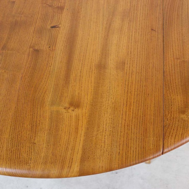 英国製アーコールのヴィンテージダイニングテーブル、両端の天板は折りたたみ可能、ナチュラルカラーの木目が美しい天板。23142