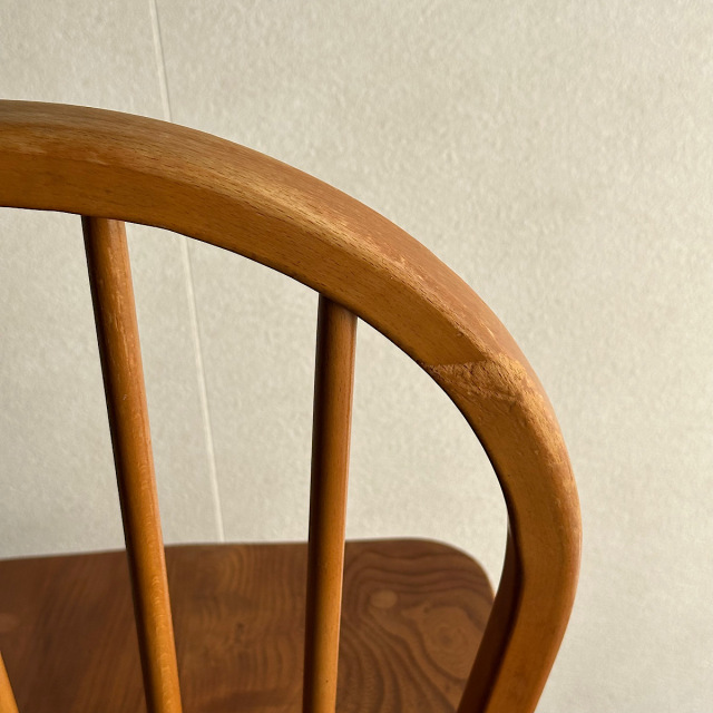 アーコールの椅子