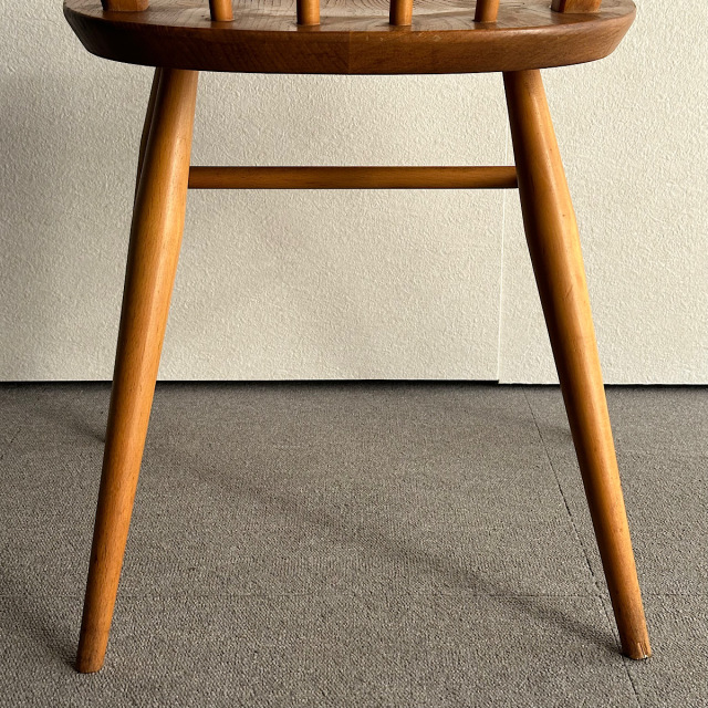 アーコールの椅子