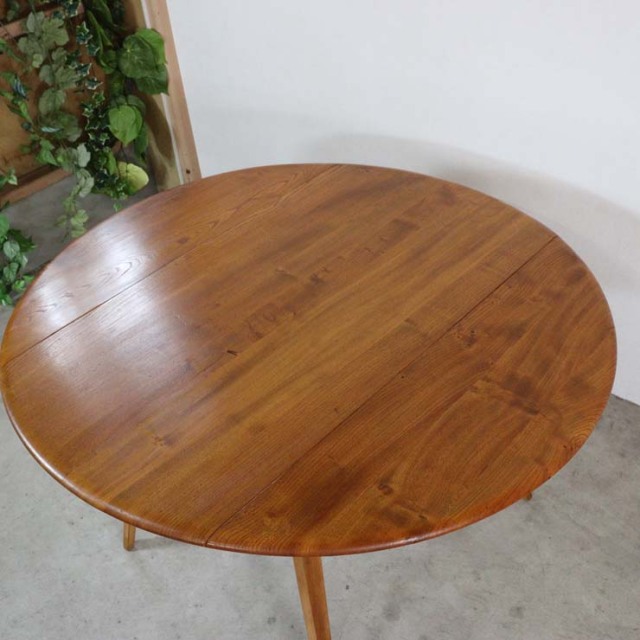 英国製アーコールのヴィンテージダイニングテーブル、両端の天板は折りたたみ可能、ナチュラルカラーの木目が美しい天板。23142