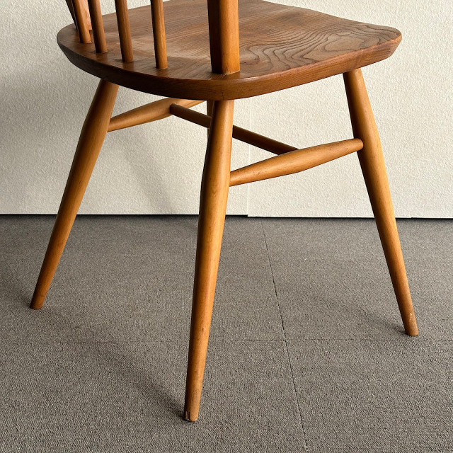 アーコールの椅子