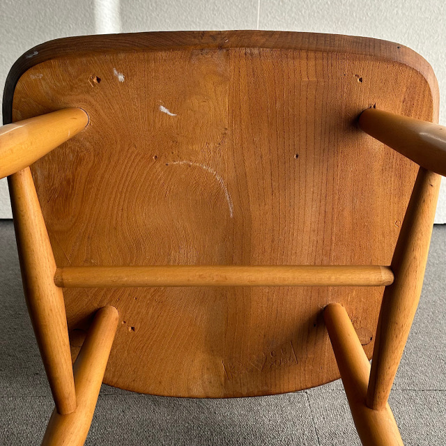 アーコールの椅子