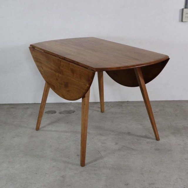 英国製アーコールのヴィンテージダイニングテーブル、両端の天板は折りたたみ可能、ナチュラルカラーの木目が美しい天板。23142