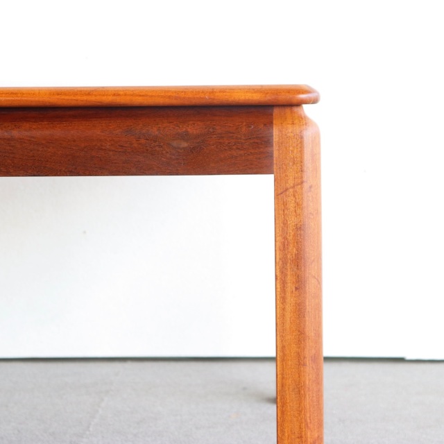 ジープランのコーヒーテーブル