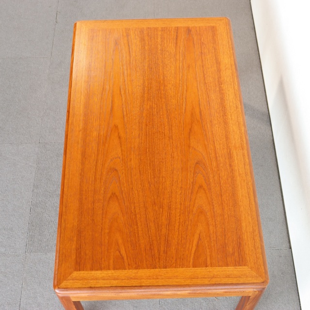 ジープランのコーヒーテーブル