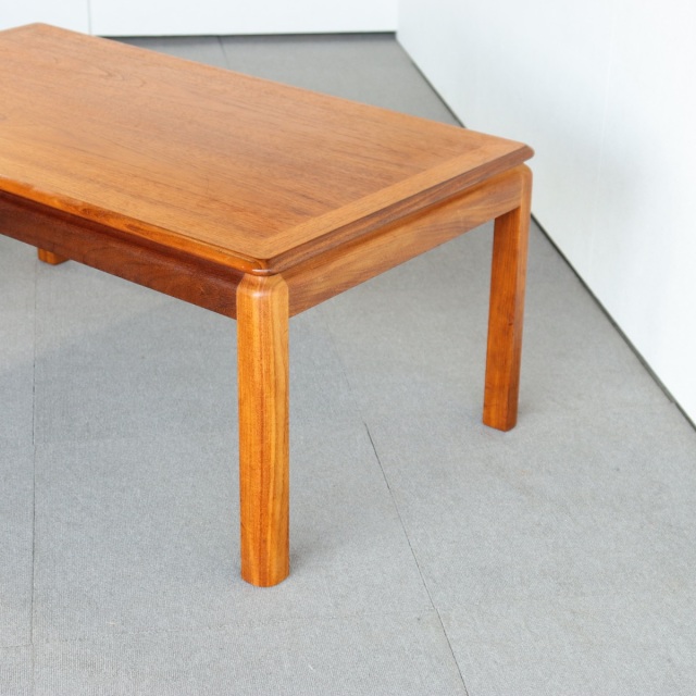 ジープランのコーヒーテーブル