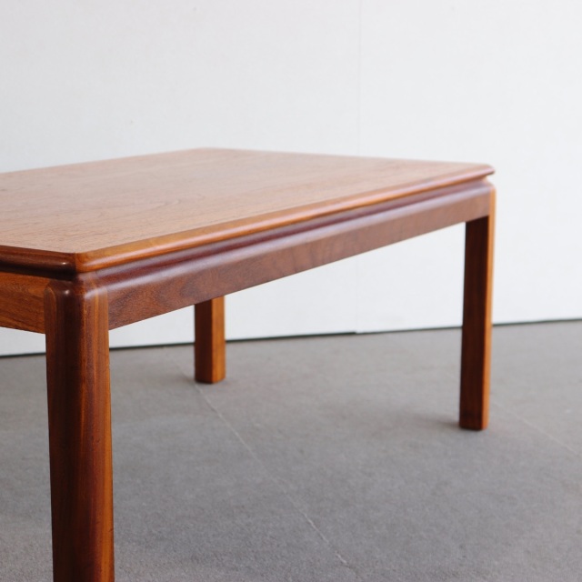 ジープランのコーヒーテーブル