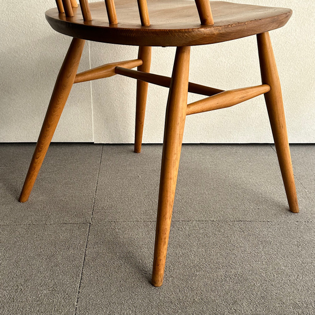 アーコールの椅子