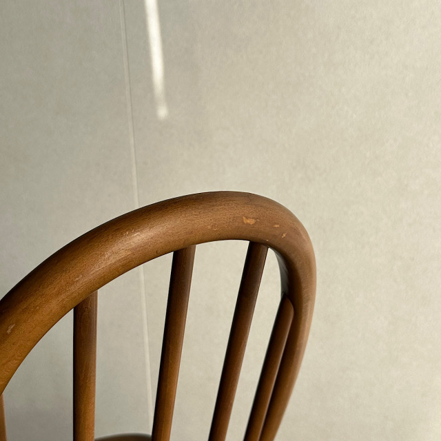 アーコールの椅子