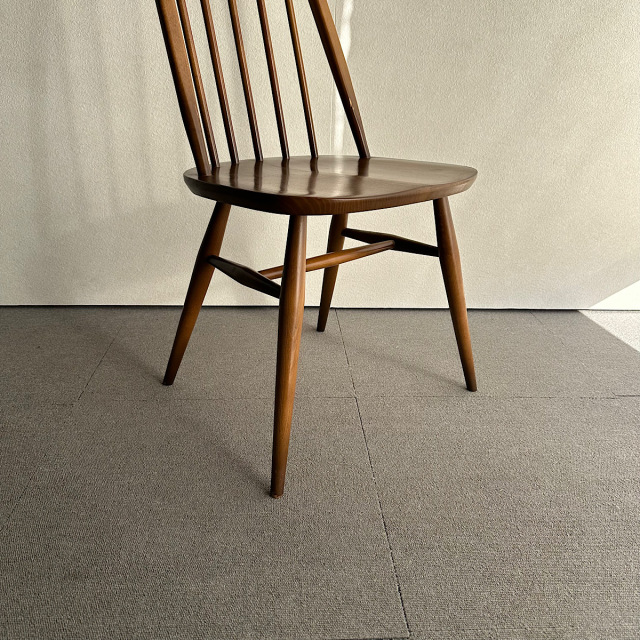 アーコールの椅子