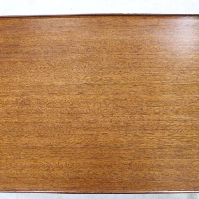 脚が黒く天板は長方形でチーク材のコーヒーテーブル、23183