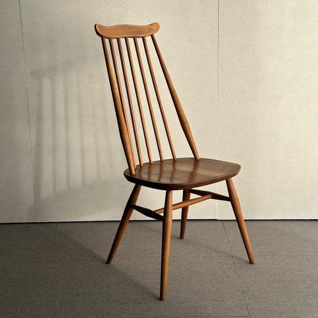 アーコールの椅子