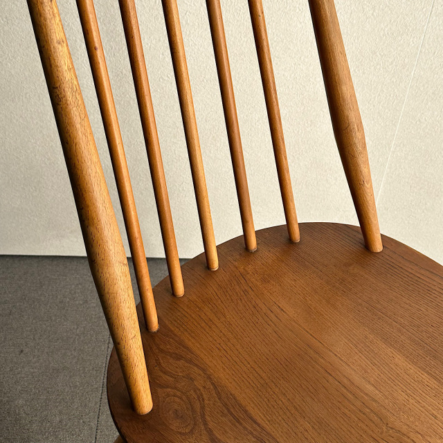 アーコールの椅子