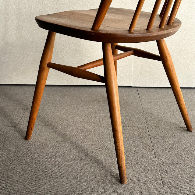 アーコールの椅子